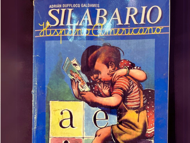 Zapatos escolares y Libro Silabario