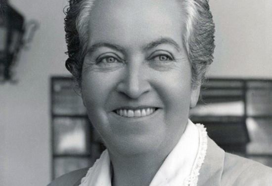 127 años se cumplen desde el natalicio de Lucila Godoy Alcayaga, Gabriela Mistral.